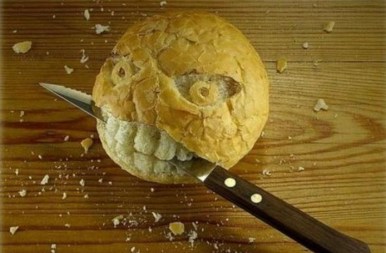 Poser-sa-tartine-de-pain-à-lenvers-porte-malheur-e1415187598820